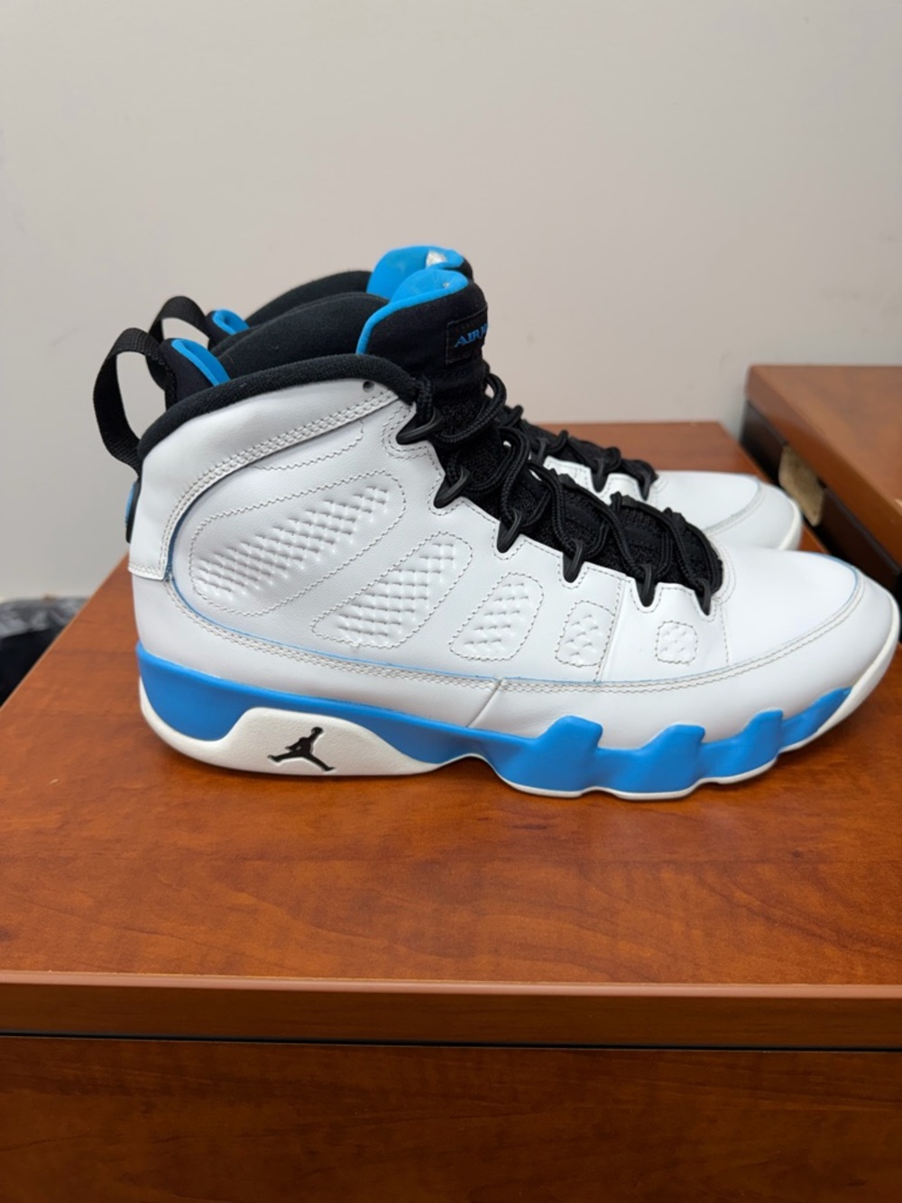 Jordan 9 Retro “Powder Blue” - Picture 4 of 6